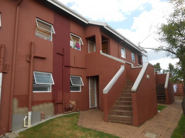 1 Bedroom Sectional Title for Sale For Sale in Ormonde - Private Sale - MR106634