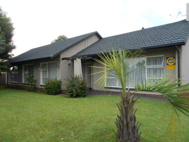 3 Bedroom House for Sale For Sale in Parkrand - Home Sell - MR106719