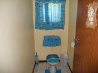 Bathroom 1 - 11 square meters of property in Shelly Beach