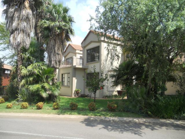 4 Bedroom House for Sale For Sale in Moreletapark - Home Sell - MR106875