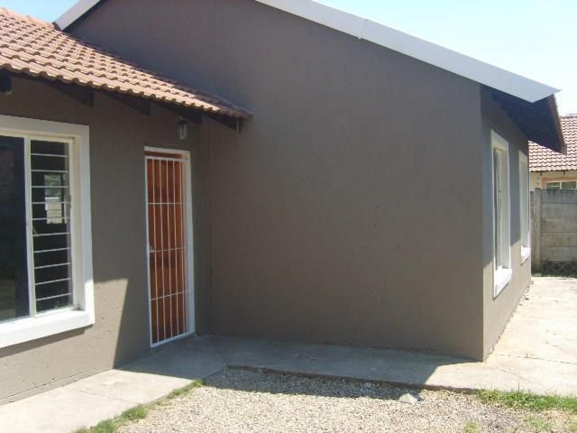 Front View of property in Rustenburg