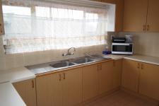 Kitchen - 34 square meters of property in Athlone - CPT