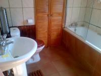 Bathroom 1 - 22 square meters of property in Bloemfontein
