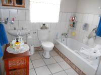 Main Bathroom of property in Dalview