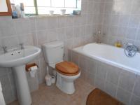 Main Bathroom - 5 square meters of property in Nest Park