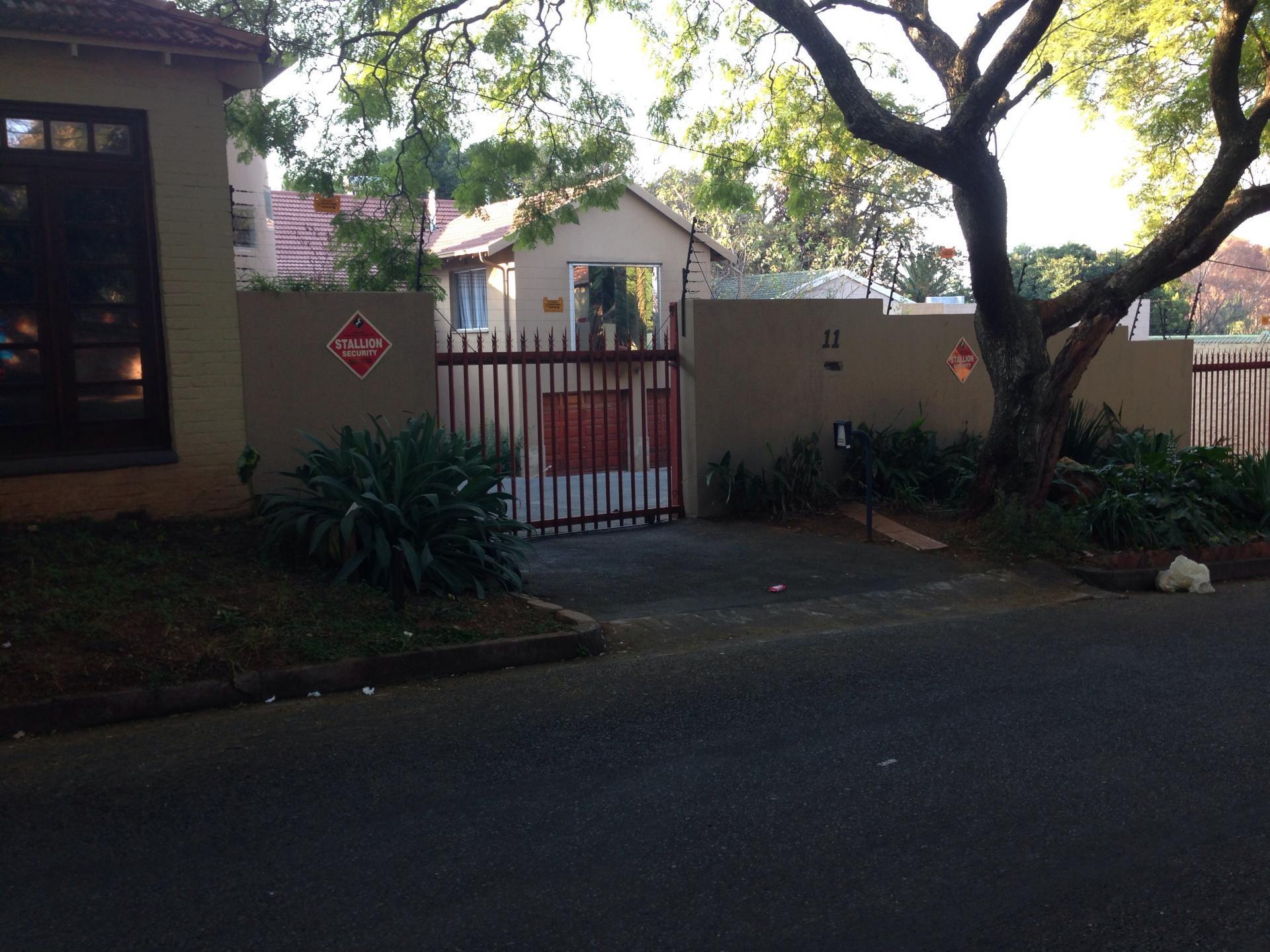 Front View of property in Houghton Estate