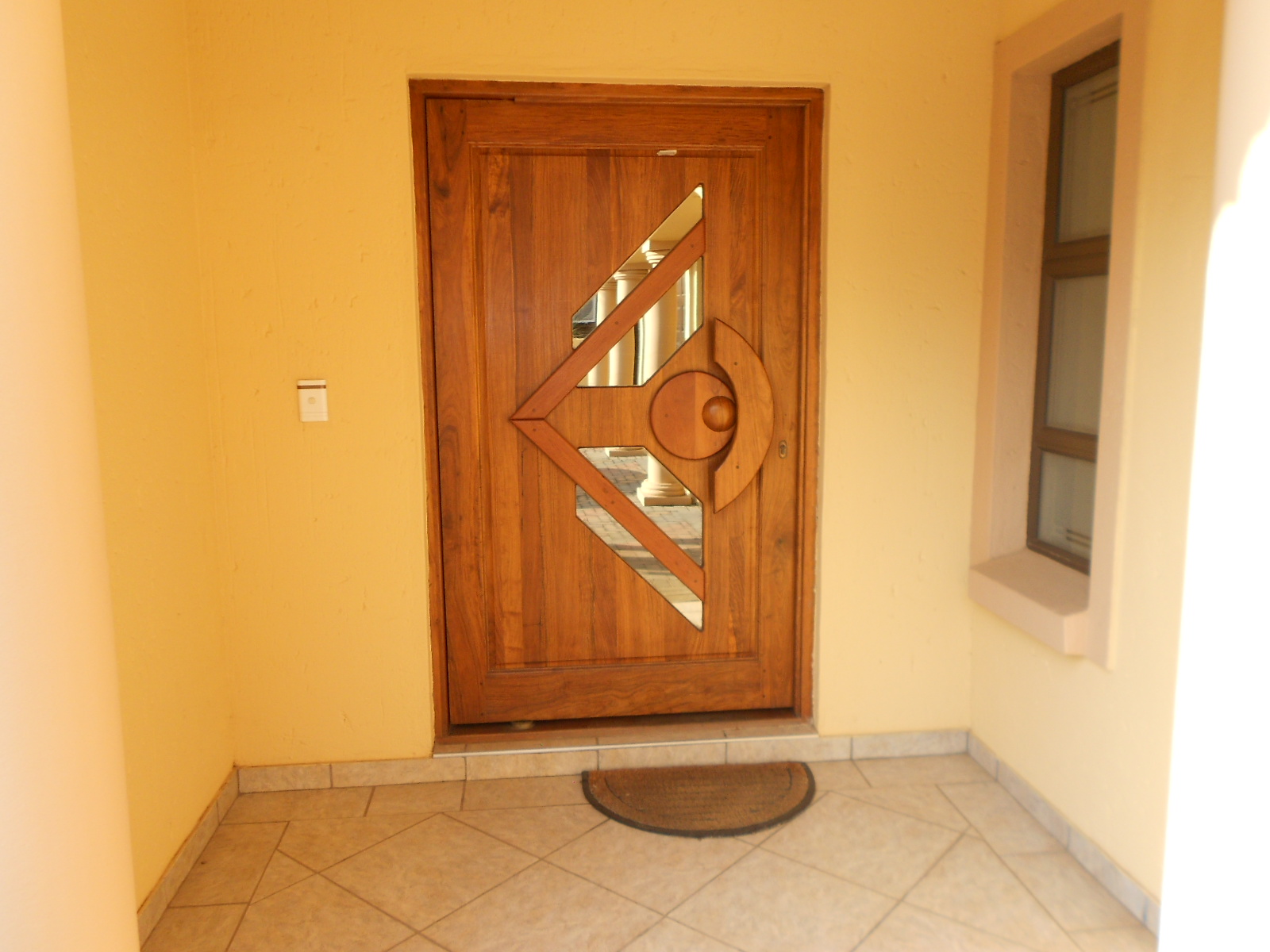 Front View of property in Sonneveld