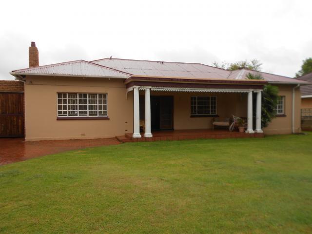 4 Bedroom House for Sale For Sale in Springs - Private Sale - MR107231