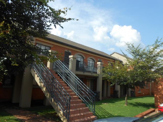 2 Bedroom Cluster for Sale For Sale in Garsfontein - Private Sale - MR107373