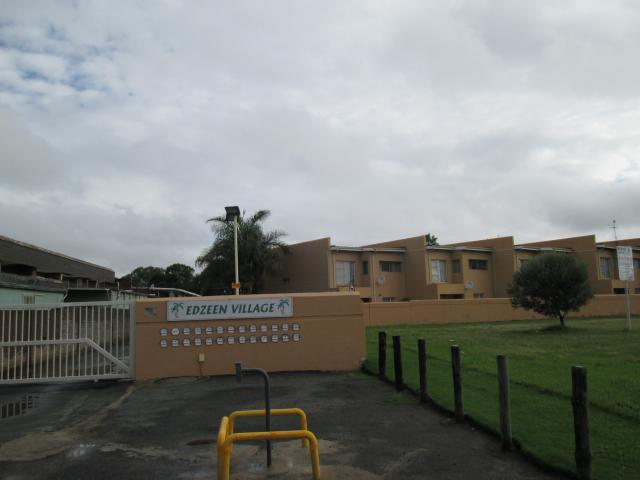 2 Bedroom Sectional Title for Sale For Sale in Kempton Park - Home Sell - MR107375