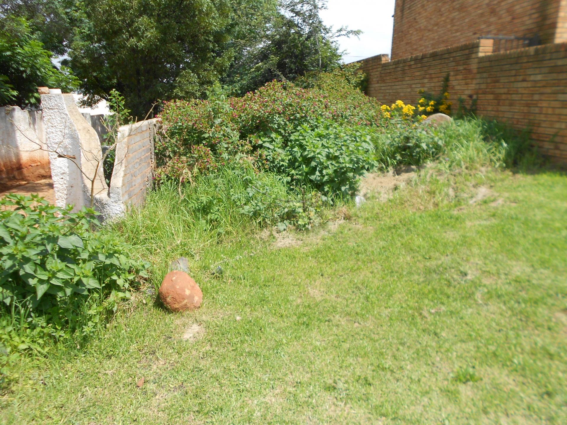 Front View of property in Naturena