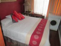 Bed Room 1 - 12 square meters of property in Alberton