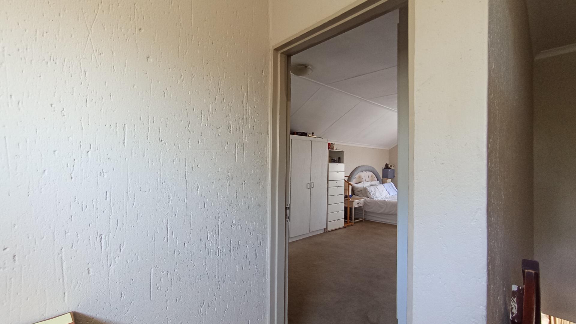 Spaces - 15 square meters of property in Kengies