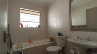 Bathroom 1 - 5 square meters of property in Kengies