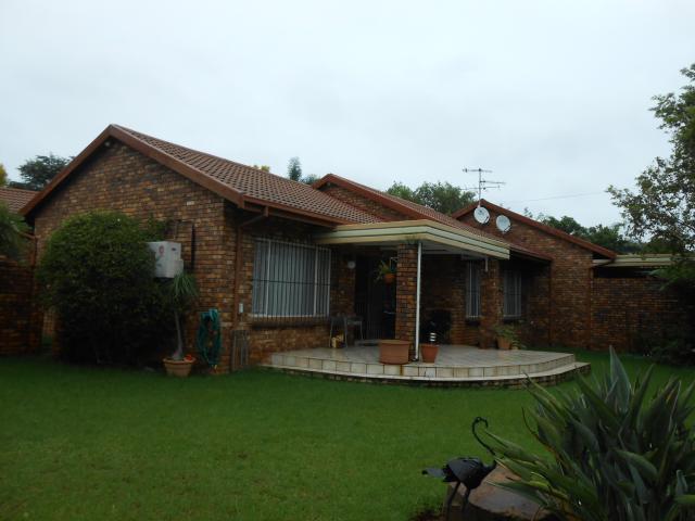 2 Bedroom Duet for Sale For Sale in Newlands - Private Sale - MR107561