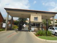 Front View of property in La Montagne