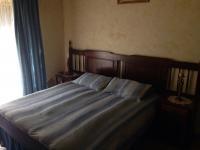 Bed Room 1 - 13 square meters of property in Westonaria