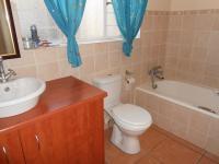 Main Bathroom - 6 square meters of property in Greenhills