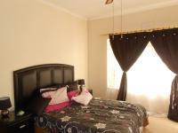 Main Bedroom - 24 square meters of property in Greenhills