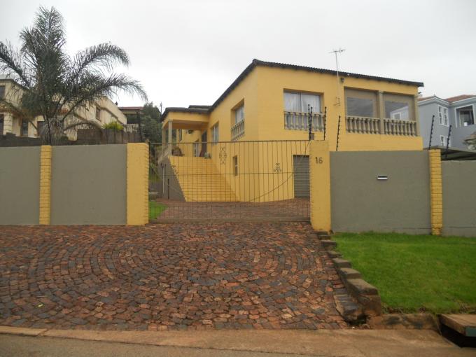 4 Bedroom House for Sale For Sale in Krugersdorp - Home Sell - MR107675