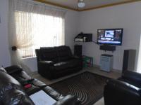 Lounges - 16 square meters of property in Brakpan