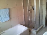 Main Bathroom of property in Tasbetpark