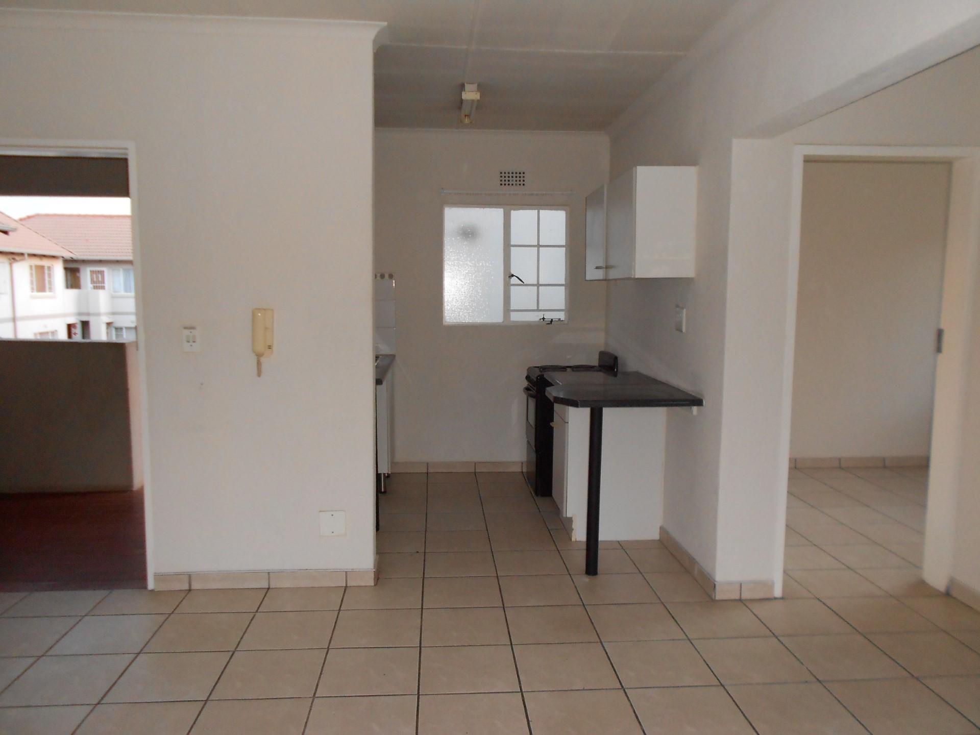 Lounges - 17 square meters of property in Goedeburg