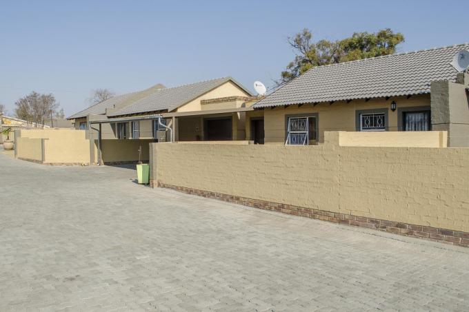 2 Bedroom Sectional Title for Sale For Sale in Meyerton - Home Sell - MR108048