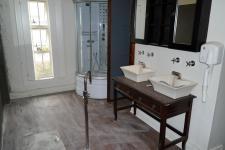 Main Bathroom - 18 square meters of property in Somerset West