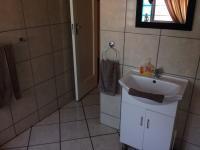 Main Bathroom - 13 square meters of property in Vanderbijlpark