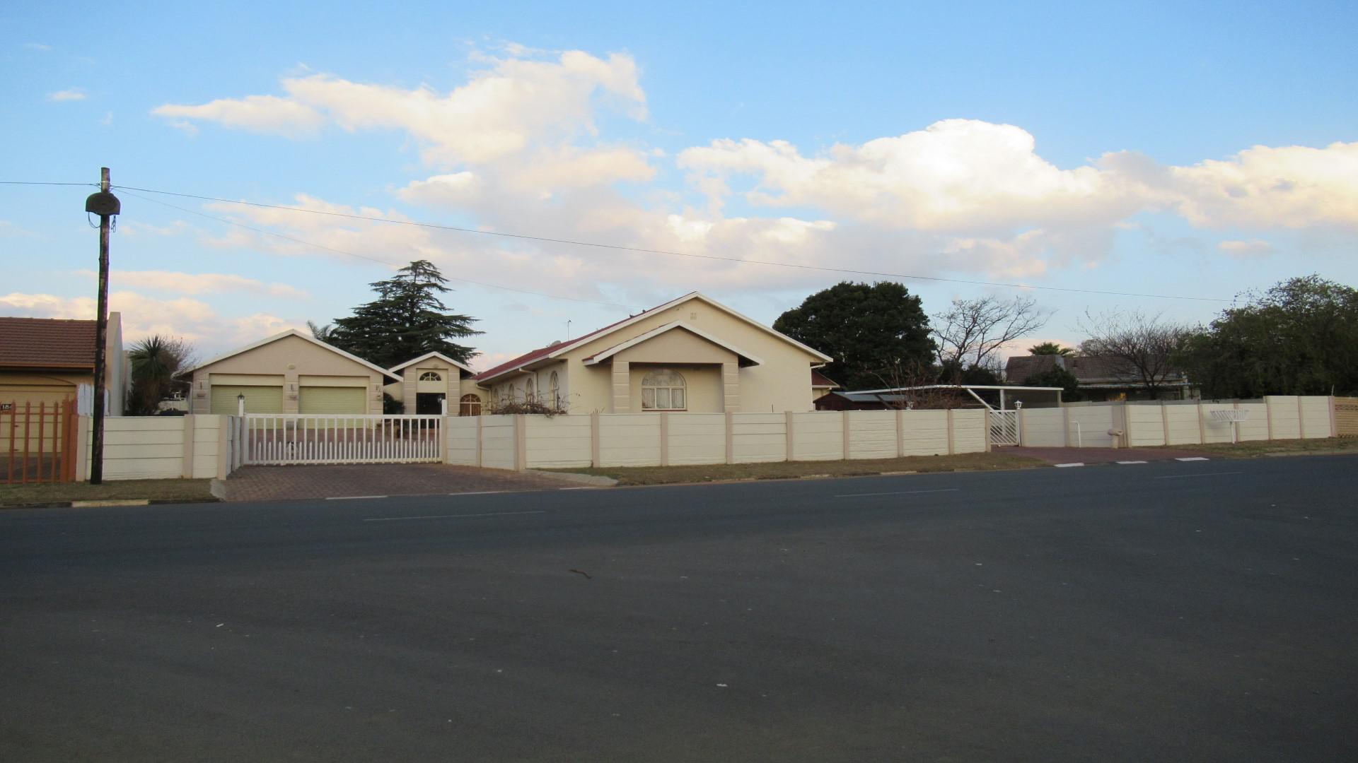 Front View of property in Randfontein