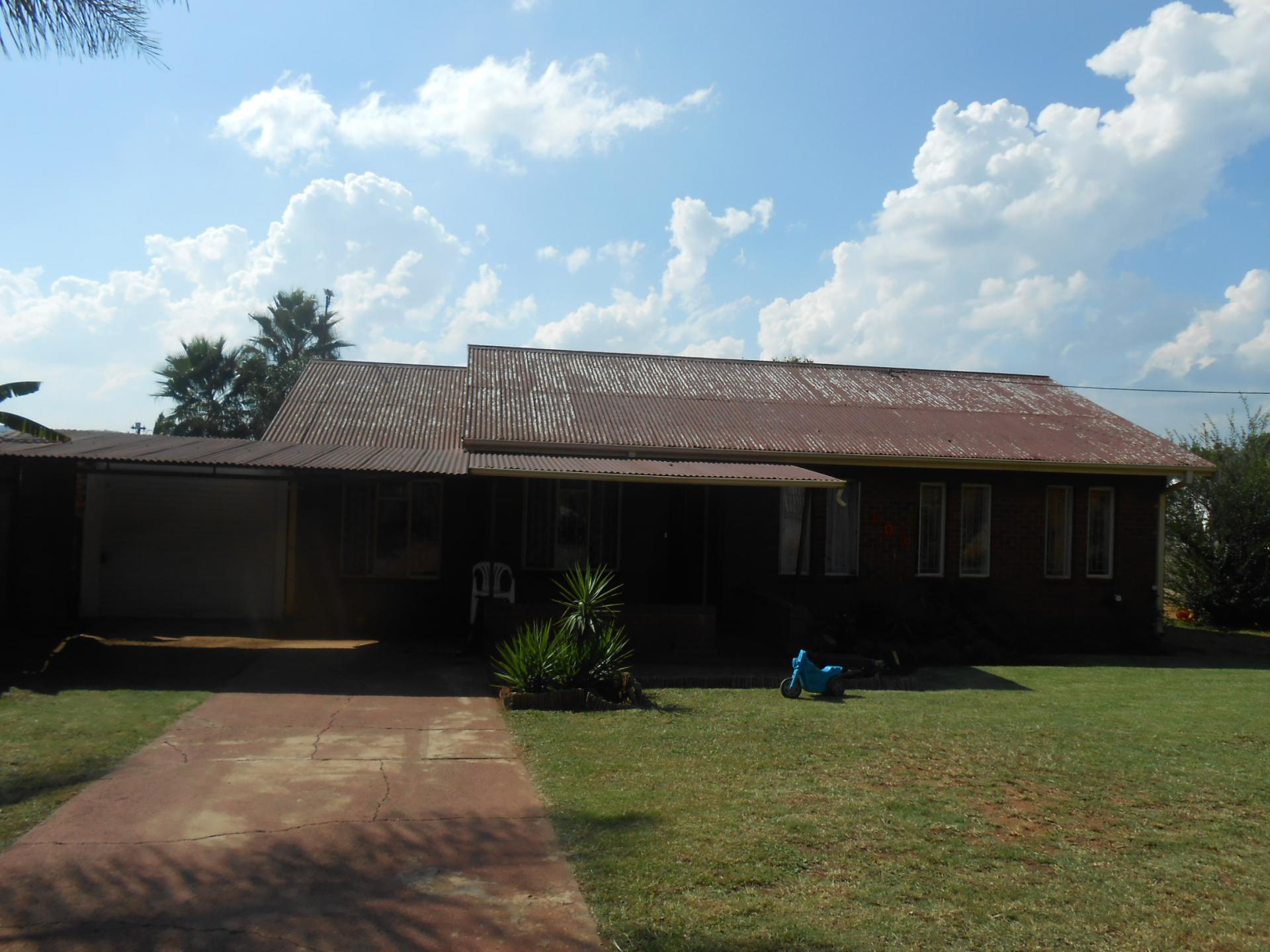 Front View of property in Kwaggasrand