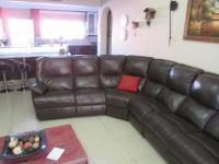 Lounges - 20 square meters of property in Alberton