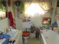 Main Bathroom - 6 square meters of property in Deneysville