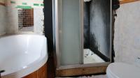 Main Bathroom - 5 square meters of property in Tyger Valley