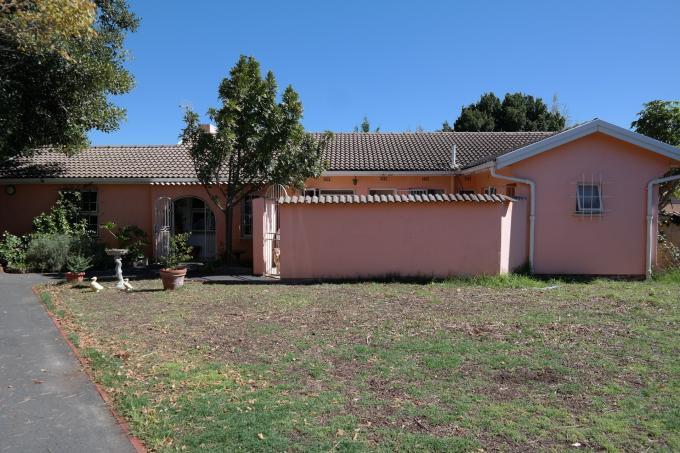 3 Bedroom House for Sale For Sale in Durbanville   - Private Sale - MR108641