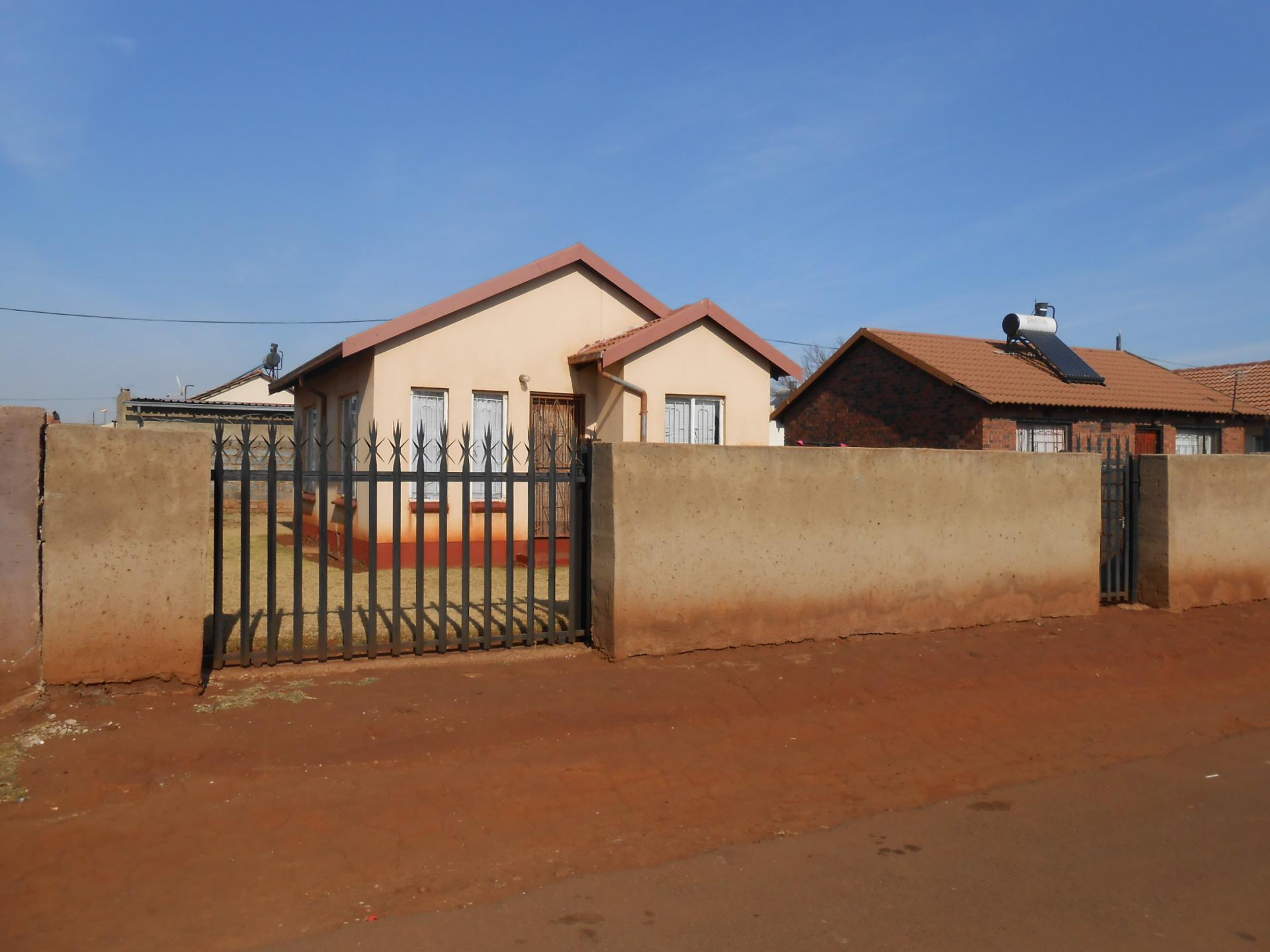 Front View of property in Thokoza