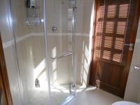 Bathroom 2 - 6 square meters of property in Winterton
