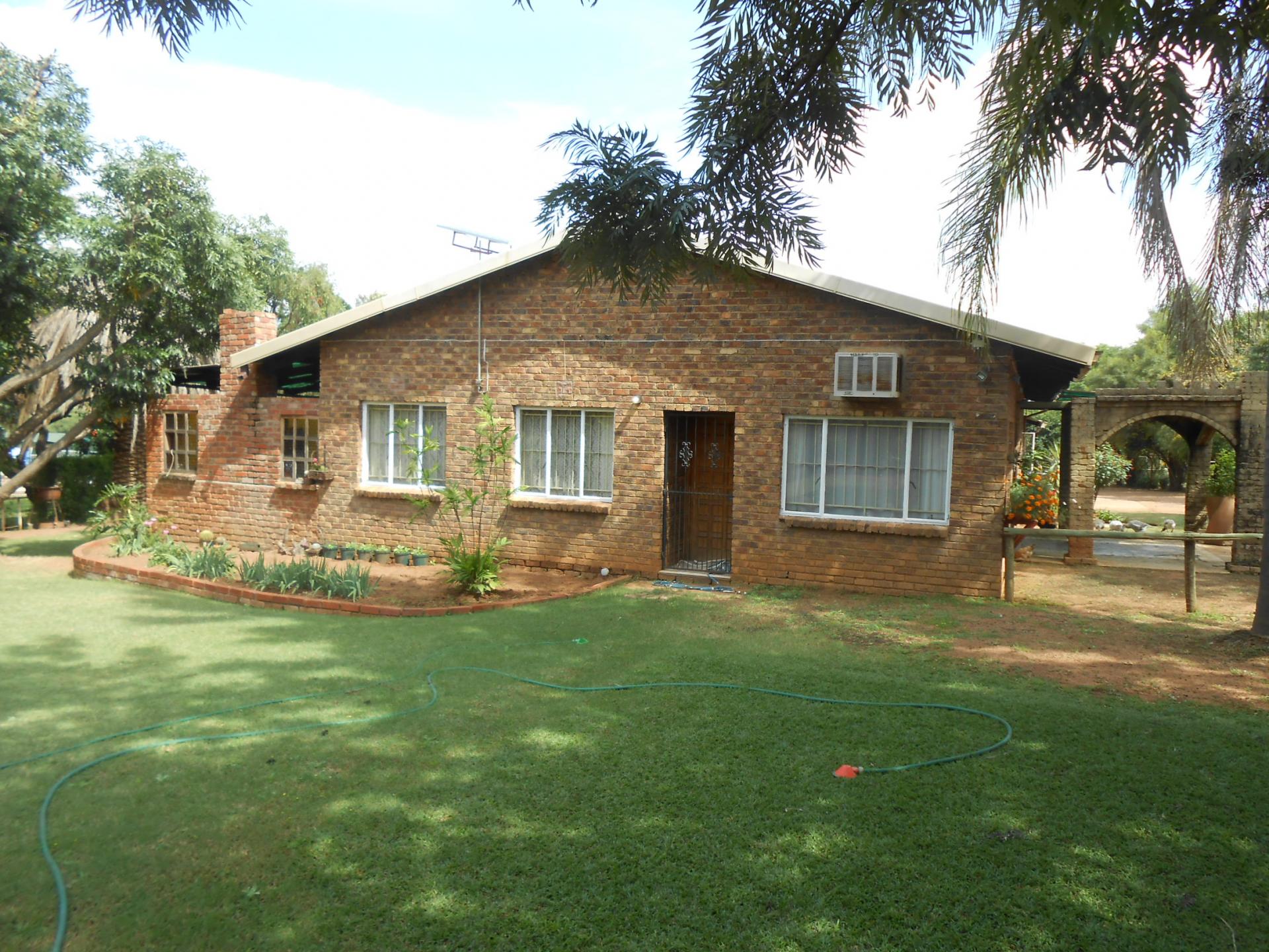 Front View of property in Mont Lorraine AH