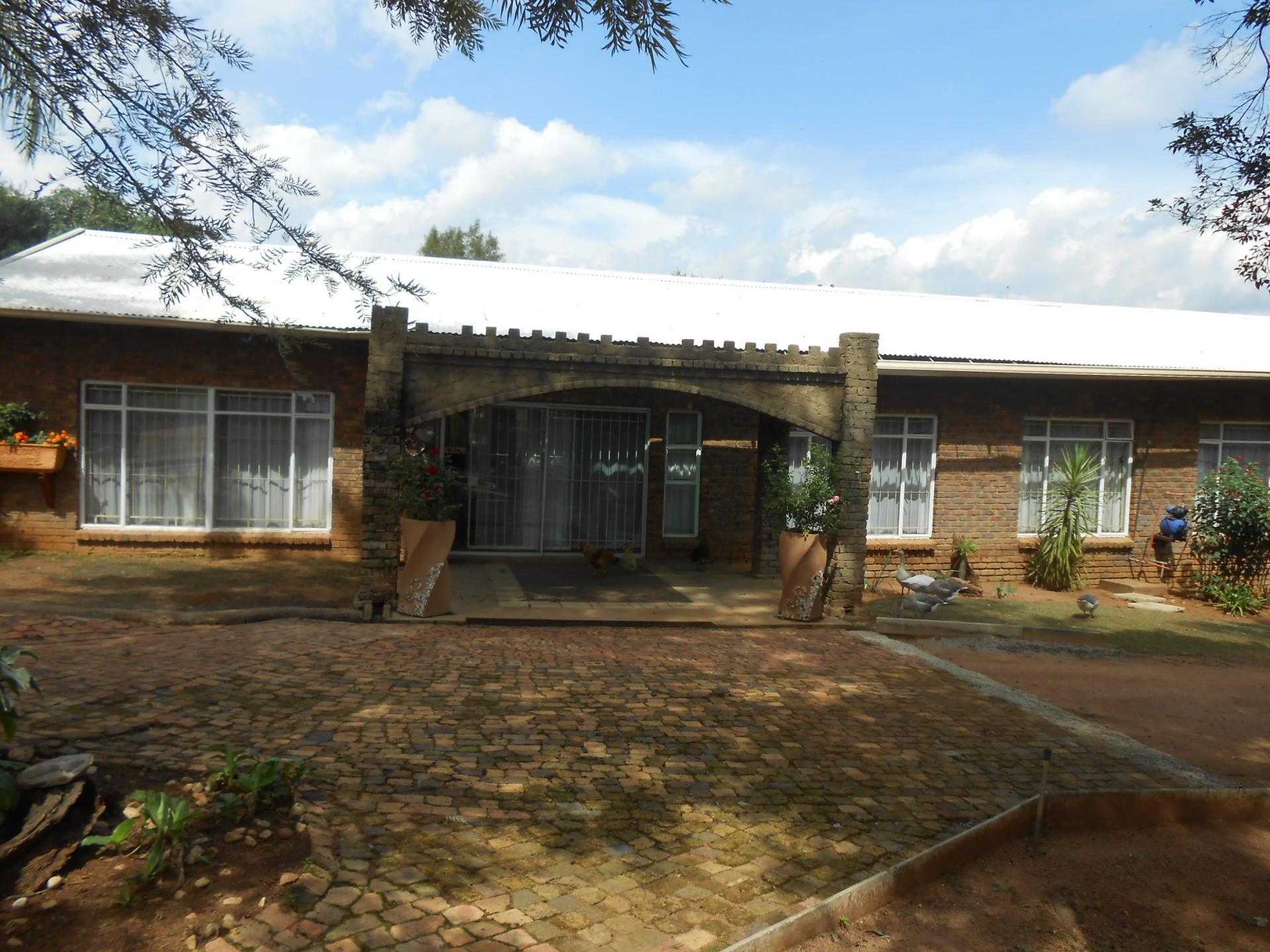 Front View of property in Mont Lorraine AH