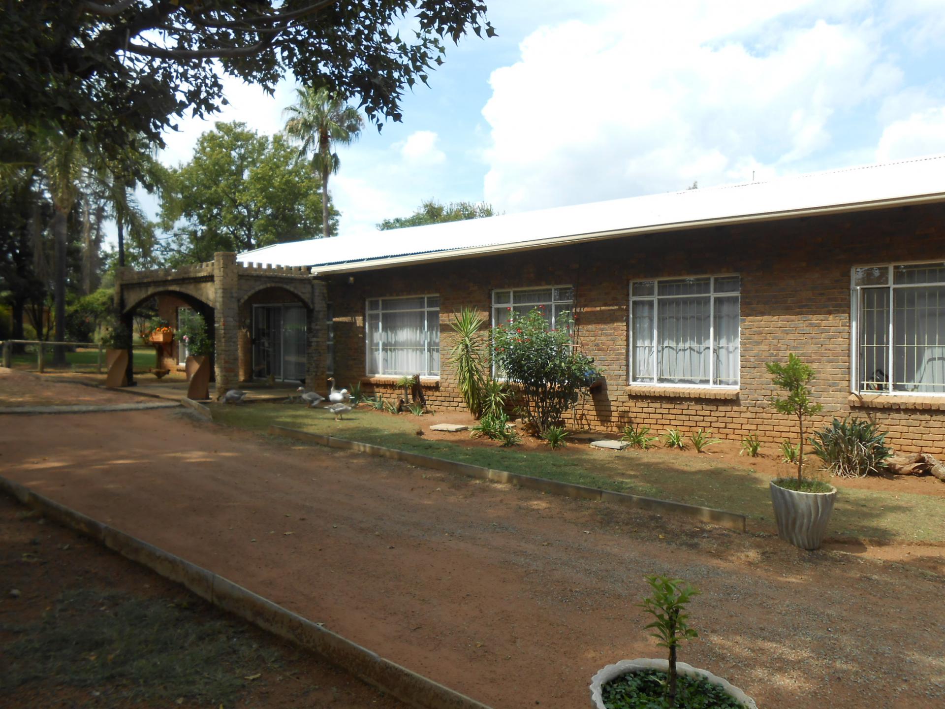 Front View of property in Mont Lorraine AH