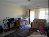 Lounges - 23 square meters of property in Sonneveld