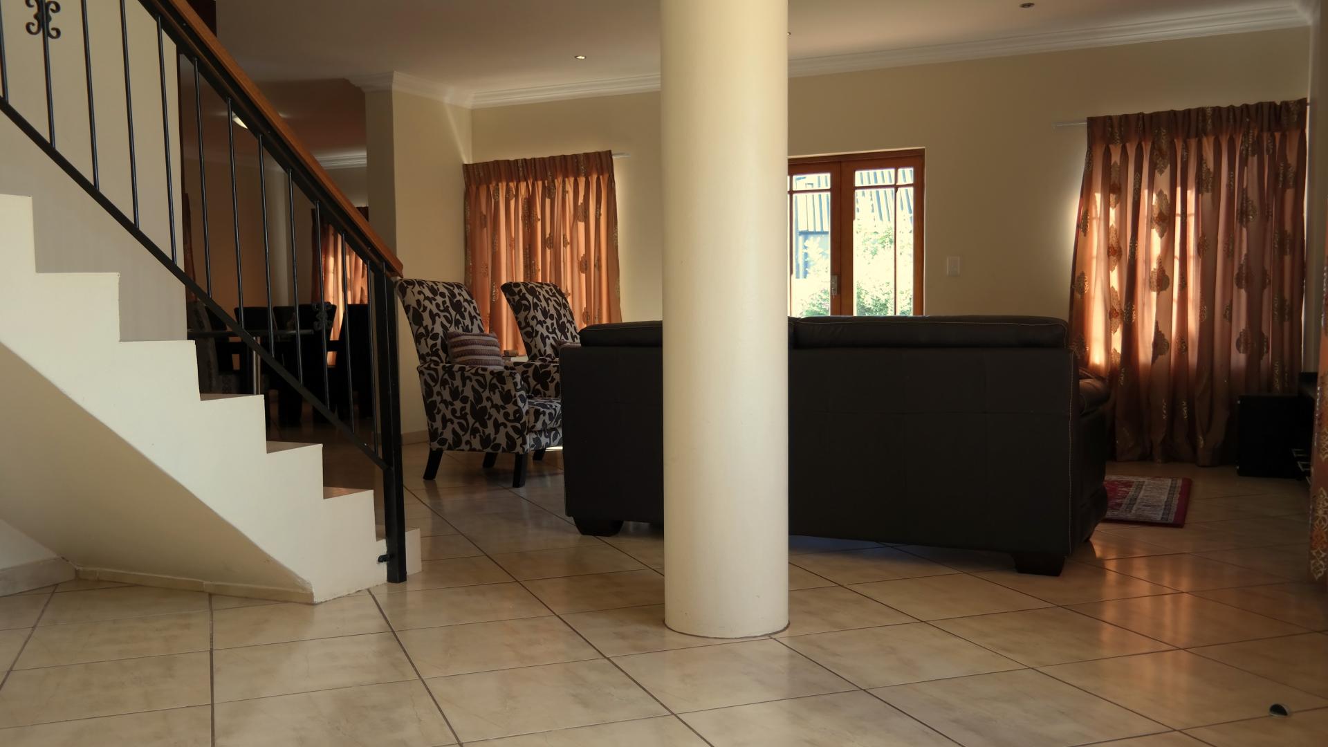 Lounges - 36 square meters of property in Midstream Estate