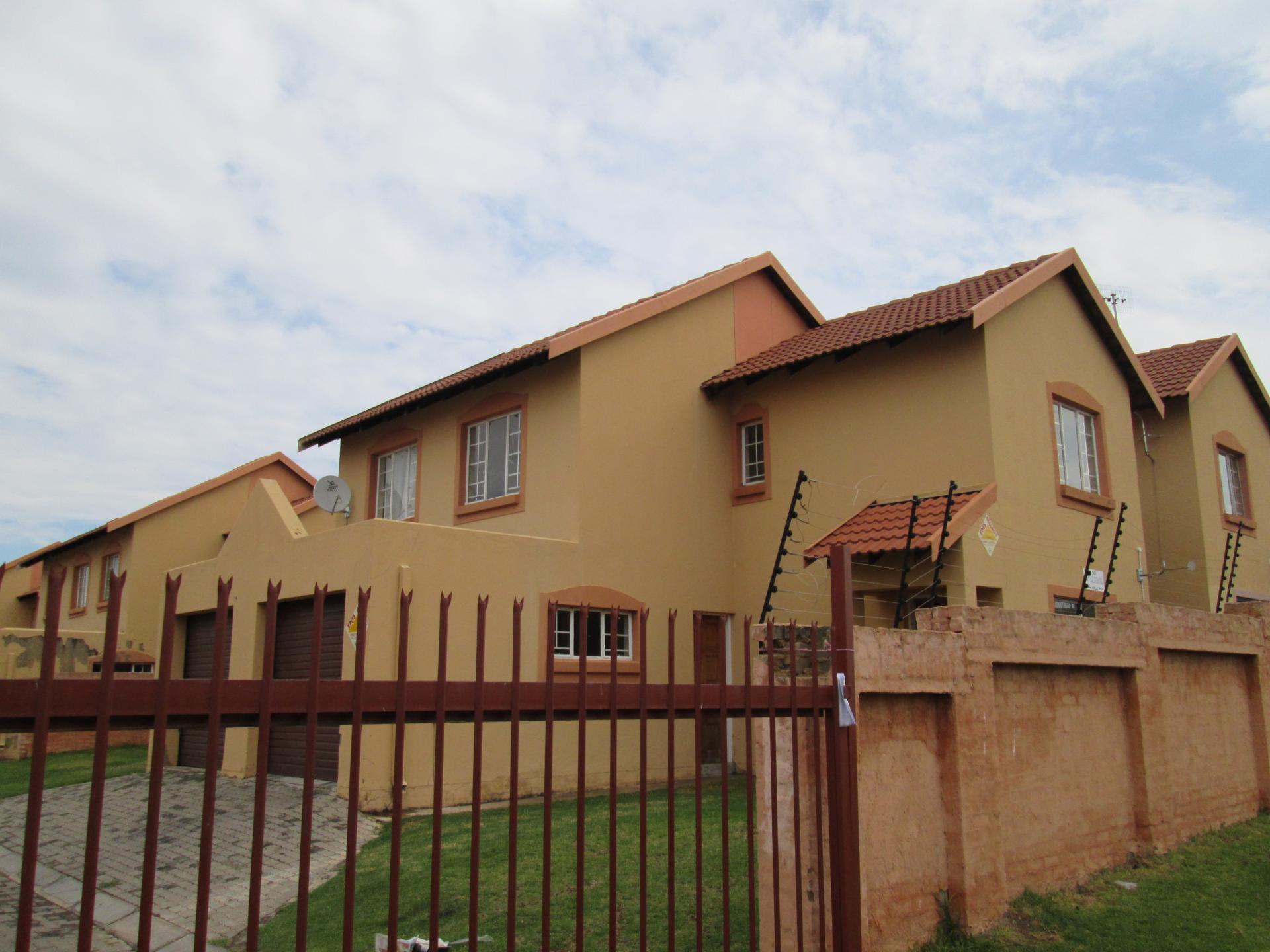 Front View of property in Heidelberg - GP