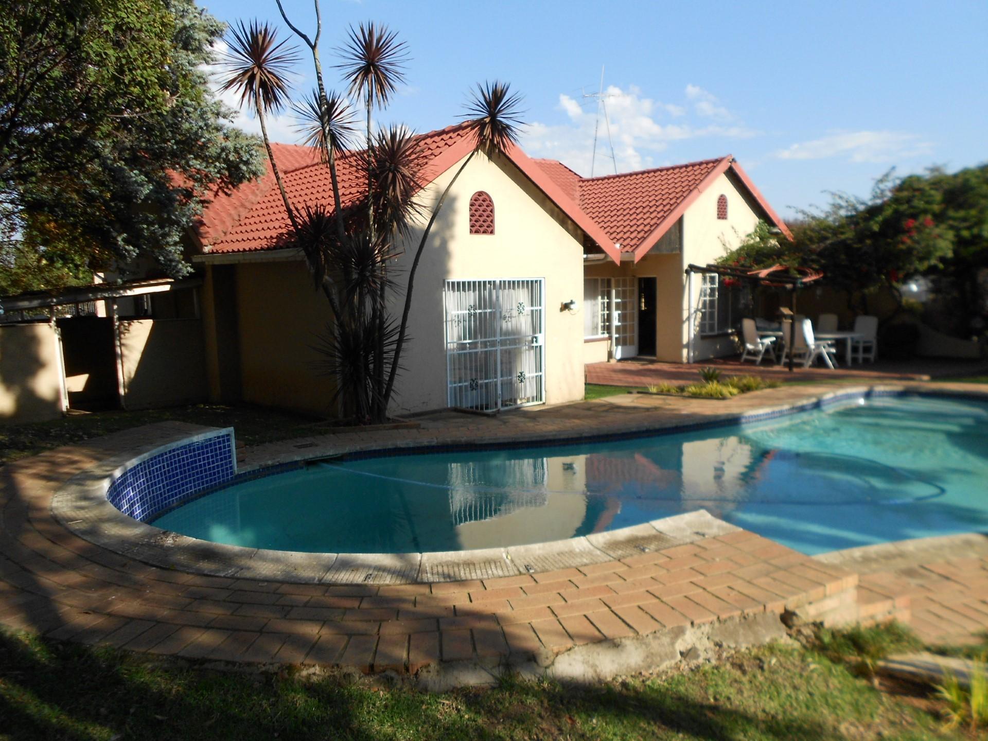 Backyard of property in Birchleigh North