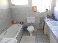 Main Bathroom - 9 square meters of property in Birchleigh North