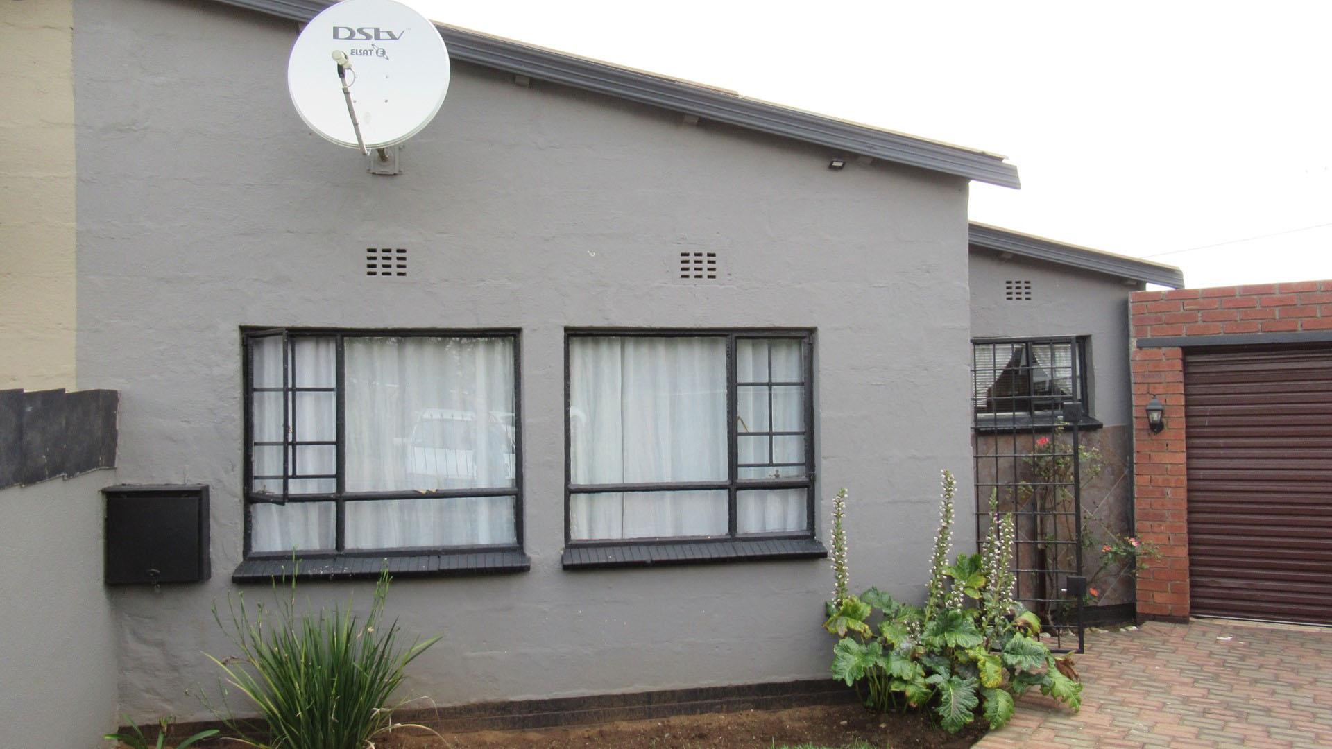 Front View of property in Eldorado Park AH