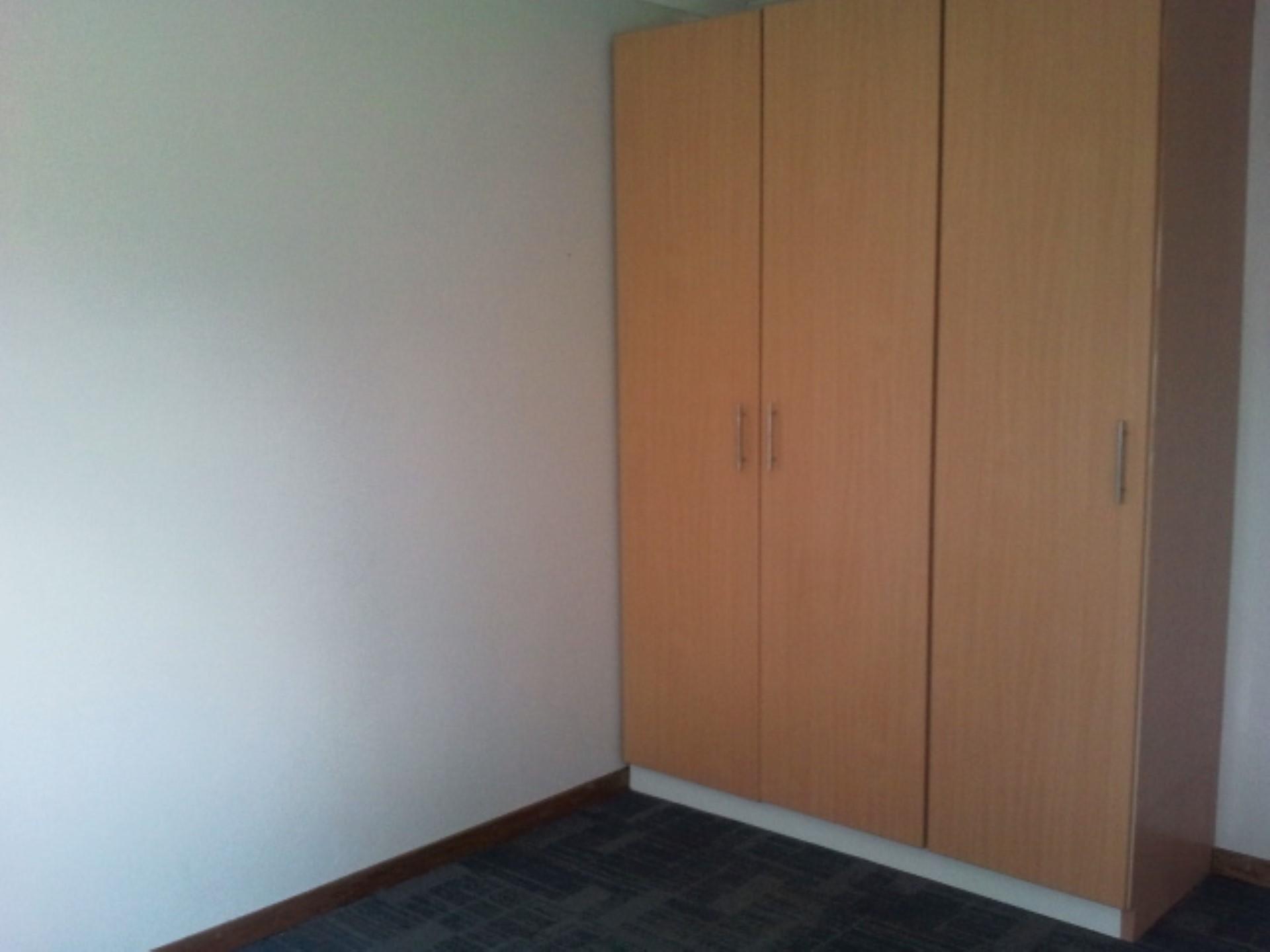 Main Bedroom - 34 square meters of property in Kempton Park