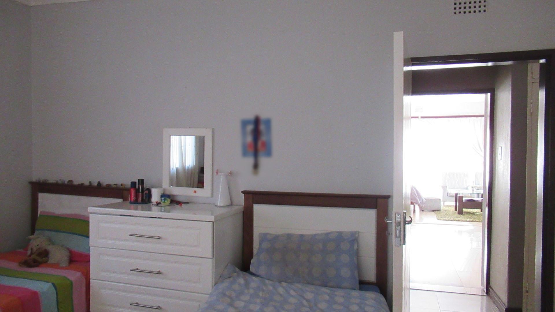 Bed Room 2 - 34 square meters of property in Kempton Park