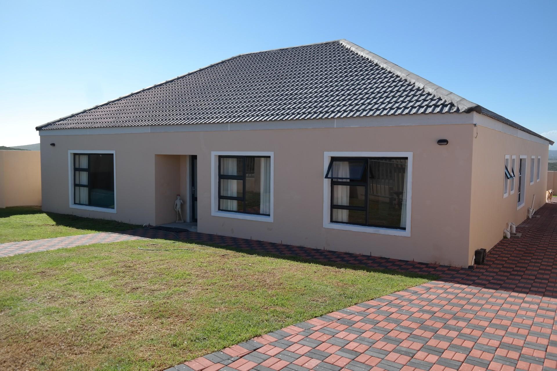 Front View of property in Yzerfontein